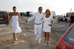 Ibiza 7 juli 2007
Yfke Sturm en haar man Imad Izemrane trouwen op het strand .Eric Kuster en Angela v Hulten
