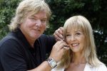 Alphen aan de Rijn 9 juli 2007
Annie Schilder en haar dochter Anja voor metamorfose bij L oreal door kapper Ad Peters.