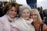 Scheveningen 1 juli 2007
Optreden van il divo bij het kurhaus georganiseerd door het holland casino.  
Christine Kroonenberg met moeder en Willeke Alberti