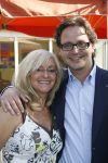 Berkel Enschot, 1 Juli 2007
CD Uitreiking en afscheid van Corry konings, die samen met haar vriend Wim Tromp gaat emigreren naar Spanje.
Hier op de foto met Guus Meeuwis die de eerste CD heeft uitgereikt