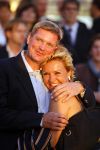 Scheveningen 1 juli 2007
Mariska v Kolck verliefd en kussend met haar man Knut.
