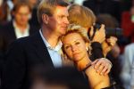 Scheveningen 1 juli 2007
Mariska v Kolck verliefd en kussend met haar man Knut.