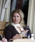Amsterdam 10 juli 2007
Maud Mulder (idols) op terras met muziek producer.