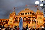 Scheveningen 1 juli 2007
Optreden van il divo bij het kurhaus georganiseerd door het holland casino.  
regenboog
Peter Smulders bv