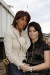 Bergen aan Zee 4 juli 2007
Roxeanne Hazes bij Tros zomerfeesten met Rachel Thomas Berge en Gerard Joling.