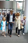 Utrecht 7 Juni 2010, Locatie Mercedes Nederland, 5e introductie van het Magazine Helden, gemaakt foor Frits Barend en zijn dochter Barbara Barend
Edwin v d Sar met zijn vrouw Annemarie v d Sar en hun kinderen Joey v d Sar en Lyn v d Sar
Foto Peter Smulders BV