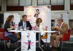 Utrecht 7 Juni 2010, Locatie Mercedes Nederland, 5e introductie van het Magazine Helden, gemaakt foor Frits Barend en zijn dochter Barbara Barend
Edwin v d Sar met zijn vrouw Annemarie v d Sar en hun kinderen Joeey v d Sar en Lyn v d Sar
Foto Peter Smulders BV