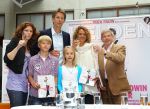 Utrecht 7 Juni 2010, Locatie Mercedes Nederland, 5e introductie van het Magazine Helden, gemaakt foor Frits Barend en zijn dochter Barbara Barend
Edwin v d Sar met zijn vrouw Annemarie v d Sar en hun kinderen Joeey v d Sar en Lyn v d Sar
Foto Peter Smulders BV