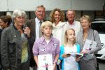 Utrecht 7 Juni 2010, Locatie Mercedes Nederland, 5e introductie van het Magazine Helden, gemaakt foor Frits Barend en zijn dochter Barbara Barend
Edwin v d Sar met zijn vrouw Annemarie v d Sar en hun kinderen Joeey v d Sar en Lyn v d Sar
Foto Peter Smulders BV