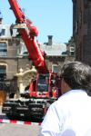 Den Haagg, 3 Juni 2010 Emile Ratelband op het Binnenhof/Ridderhof Linkerk Kerktoren waar Emile een schade heeft aangericht met een modelvliegtuigje. Er wordt door specialisten de schade en kosten bekeken voor de reparaties.
Foto Peter Smulders BV