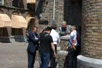 Den Haagg, 3 Juni 2010 Emile Ratelband op het Binnenhof/Ridderhof Linkerk Kerktoren waar Emile een schade heeft aangericht met een modelvliegtuigje. Er wordt door specialisten de schade en kosten bekeken voor de reparaties.
Foto Peter Smulders BV