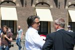 Den Haagg, 3 Juni 2010 Emile Ratelband op het Binnenhof/Ridderhof Linkerk Kerktoren waar Emile een schade heeft aangericht met een modelvliegtuigje. Er wordt door specialisten de schade en kosten bekeken voor de reparaties.
Foto Peter Smulders BV