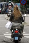 Amsterdam 29 mei 2010
Estelle Gullit bij vriendin achter op de vespa scooter.
Peter Smulders bv