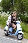 Amsterdam 25 mei 2010
Vespa scooter rally van Grazia. Gooische meisjes
Peter Smulders bv