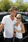 Amsterdam 4 juni 2010
Spelers Nederlands elftal melden zich bij het Hilton Hotel voor de laatste vriendschappelijke wedstrijd voor het WK. Maarten Stekelenburg met zijn vrouw
Peter Smulders bv