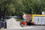 Uitdam 19 mei 2010
Katja Schuurman en Thijs Romer laten door poolse werklui hun tuin aanleggen
Peter Smulders bv
