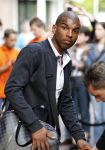 Amsterdam 5 juni 2010
Het Nederlands elftal vertrekt vanaf het hilton naar Schiphol voor de WK voetbal in Zuid Afrika. De vrouwen zwaaien ze uit. Ryan Babel
Peter Smulders bv