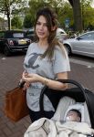Amsterdam 5 juni 2010
Het Nederlands elftal vertrekt vanaf het hilton naar Schiphol voor de WK voetbal in Zuid Afrika. De vrouwen zwaaien ze uit. Khalid Sabia en Anissa Boulahrouz
Peter Smulders bv