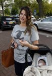 Amsterdam 5 juni 2010
Het Nederlands elftal vertrekt vanaf het hilton naar Schiphol voor de WK voetbal in Zuid Afrika. De vrouwen zwaaien ze uit. Khalid Sabia en Anissa Boulahrouz
Peter Smulders bv