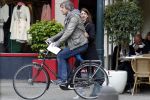 Amsterdam 14 mei 2010
Victor Reinier met een vriendin achter op de fiets.
Peter Smulders bv