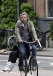 Amsterdam 14 mei 2010
Victor Reinier met een vriendin achter op de fiets.
Peter Smulders bv