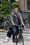 Amsterdam 14 mei 2010
Victor Reinier met een vriendin achter op de fiets.
Peter Smulders bv