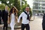 Amsterdam 5 juni 2010
Het Nederlands elftal vertrekt vanaf het hilton naar Schiphol voor de WK voetbal in Zuid Afrika. De vrouwen zwaaien ze uit. Yolanthe Cabau v Kasbergen en Wesley Sneijder
Peter Smulders bv