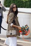 Amsterdam 5 juni 2010
Het Nederlands elftal vertrekt vanaf het hilton naar Schiphol voor de WK voetbal in Zuid Afrika. De vrouwen zwaaien ze uit. Yolanthe Cabau v Kasbergen
Peter Smulders bv