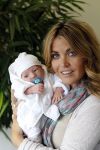 Schiphol Oost 6 juli 2011
John en Charlotte Sophie Heitinga landen op schiphol oost met hun  dochter Jezebel en pas geboren baby zoontje Lennon.
Peter Smulders bv