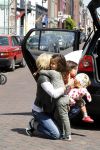 Amsterdam 15 juli 2011
Constanza Breukhoven en haar man Mohammed halen hun kinderen op bij moeder Connie Breukhoven en Shanna. Connie woont in huis op de pc hooftstraat
Peter Smulders bv