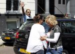 Amsterdam 15 juli 2011
Constanza Breukhoven en haar man Mohammed halen hun kinderen op bij moeder Connie Breukhoven en Shanna. Connie woont in huis op de pc hooftstraat
Peter Smulders bv