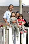 Brabant 15 juli 2011
Constanza Breukhoven en haar man Mohammed met kinderen Soraiya en Semmy in de speeltuin.
Peter Smulders bv