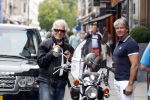 Amsterdam 12 juli 2011
Ben Cramer op zijn motor op de pc hooftstraat met Dries Roelvink.
Peter Smulders bv