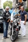 Amsterdam 12 juli 2011
Ben Cramer op zijn motor op de pc hooftstraat met Dries Roelvink.
Peter Smulders bv