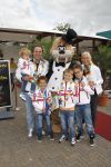 Harderwijk, 2 Juli 2011
Dolfinarium premiere Spetter en het magisch avontuur
Frans Bauer met zijn gezin
Foto Peter Smulders BV