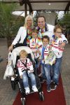 Harderwijk, 2 Juli 2011
Dolfinarium premiere Spetter en het magisch avontuur
Frans Bauer met zijn gezin
Foto Peter Smulders BV