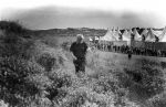 Noordwijk, 22 Juli 1993
Noordwijkse Golfclub Dutch Heineken Open 1993
John Daly slaat vanaf Hole 1 zwaar in de rough en vraagt aan zijn medespeler Olazabal en de referee een free drop, uiteraard werd dit geweigerd. 
Foto Peter Smulders BV