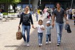 Amsterdam 26 juni 2011
Premiere Cars II in Pathe arena. John en Denise v Lottum met kinderen
Peter Smulders bv