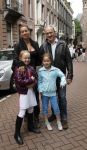 Amsterdam, 5 Juni 2011
Premiere Penny's Shadow van regisseur Steven de Jong
Marjolein Keuning met man Henk Poort en dochter
Foto Peter Smulders BV