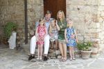 Italie, Toscane Tavernelle, 4 Juli 2011
Koninklijke Familie met Prins Willem Alexander, Prinses Maxima, Koningin Beatrix en de kinderen Prinses Amalia, Prinses Alexia en Prinses Arinae bij het jaarlijkse fotouurtje.
Foto Peter Smulders BV