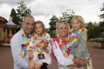 Harderwijk, 2 Juli 2011
Dolfinarium premiere Spetter en het magisch avontuur
Pim Vosmaer met zijn vriendin Dominique v Vliet en hun kinderen
Foto Peter Smulders BV