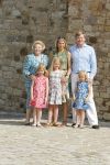 Italie, Toscane Tavernelle, 4 Juli 2011
Koninklijke Familie met Prins Willem Alexander, Prinses Maxima, Koningin Beatrix en de kinderen Prinses Amalia, Prinses Alexia en Prinses Arinae bij het jaarlijkse fotouurtje.
Foto Peter Smulders BV
