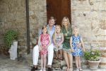 Italie, Toscane Tavernelle, 4 Juli 2011
Koninklijke Familie met Prins Willem Alexander, Prinses Maxima, Koningin Beatrix en de kinderen Prinses Amalia, Prinses Alexia en Prinses Arinae bij het jaarlijkse fotouurtje.
Foto Peter Smulders BV