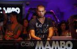 ibiza 10 juli 2012
Afrojack (Nick v d Wal) heeft optreden bij Mambo op ibiza. Hij heeft ook zijn trotse moeder mee genomen.
Peter Smulders bv