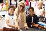 Laren 4 juli 2012
Kermis in laren . Angela v Hulten met zoons Justin en Ruben Kluivert
Peter Smulders bv