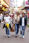 Laren 4 juli 2012
Kermis in laren . Angela v Hulten met zoons Justin en Ruben Kluivert
Peter Smulders bv