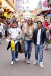 Laren 4 juli 2012
Kermis in laren . Angela v Hulten met zoons Justin en Ruben Kluivert
Peter Smulders bv