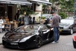 Amsterdam/Amstelveen 6 juli 2012
Badr Hari en Estelle Cruijff op terras en op weg naar reisburo in Lamborghini.
Peter Smulders bv