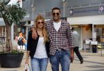Amsterdam/Amstelveen 6 juli 2012
Badr Hari en Estelle Cruijff op terras en op weg naar reisburo in Lamborghini.
Peter Smulders bv