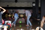 Amsterdam 22 juni 2012
Badr Hari bowlen met Maxim en Joelle Gullit en Estell Cruijff.
Peter Smulders bv